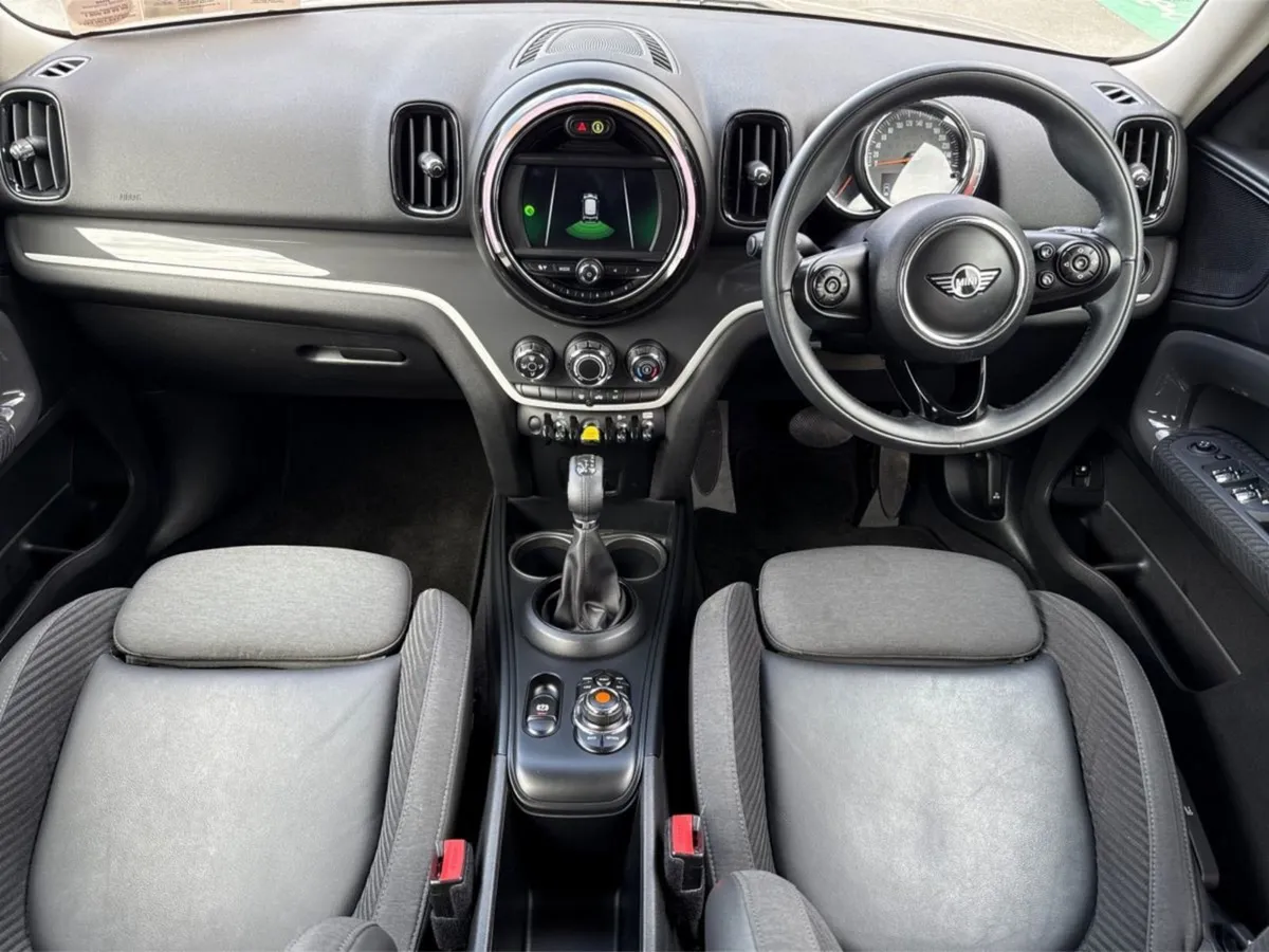 MINI Cooper Cooper Auto - Image 4