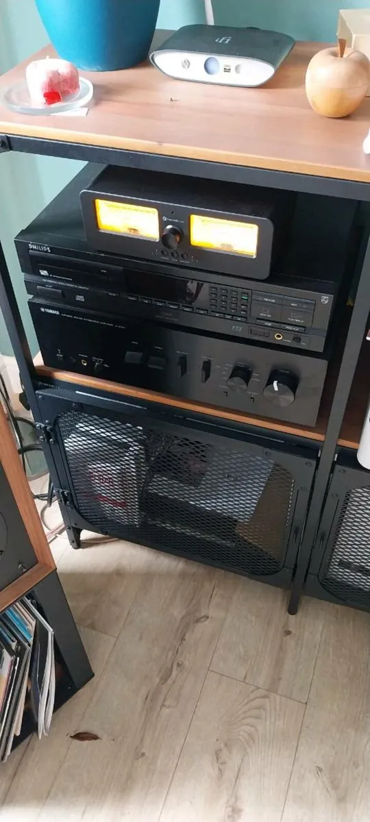 Yamaha AS-701 amplifier plus accessories