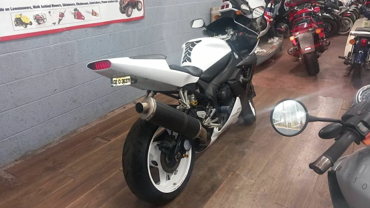Yamaha YZF R1 - Image 4