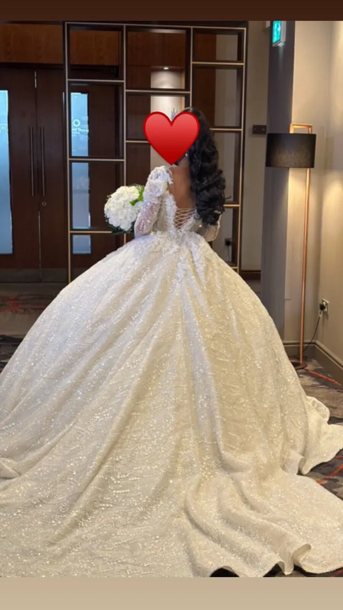 Wedding dress - Image 1