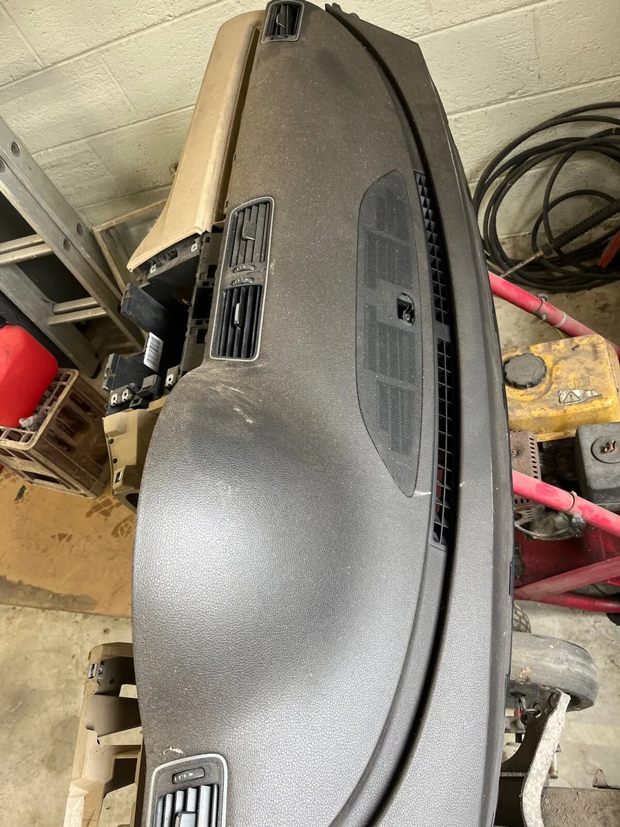 2014 Passat  Dash - Image 2