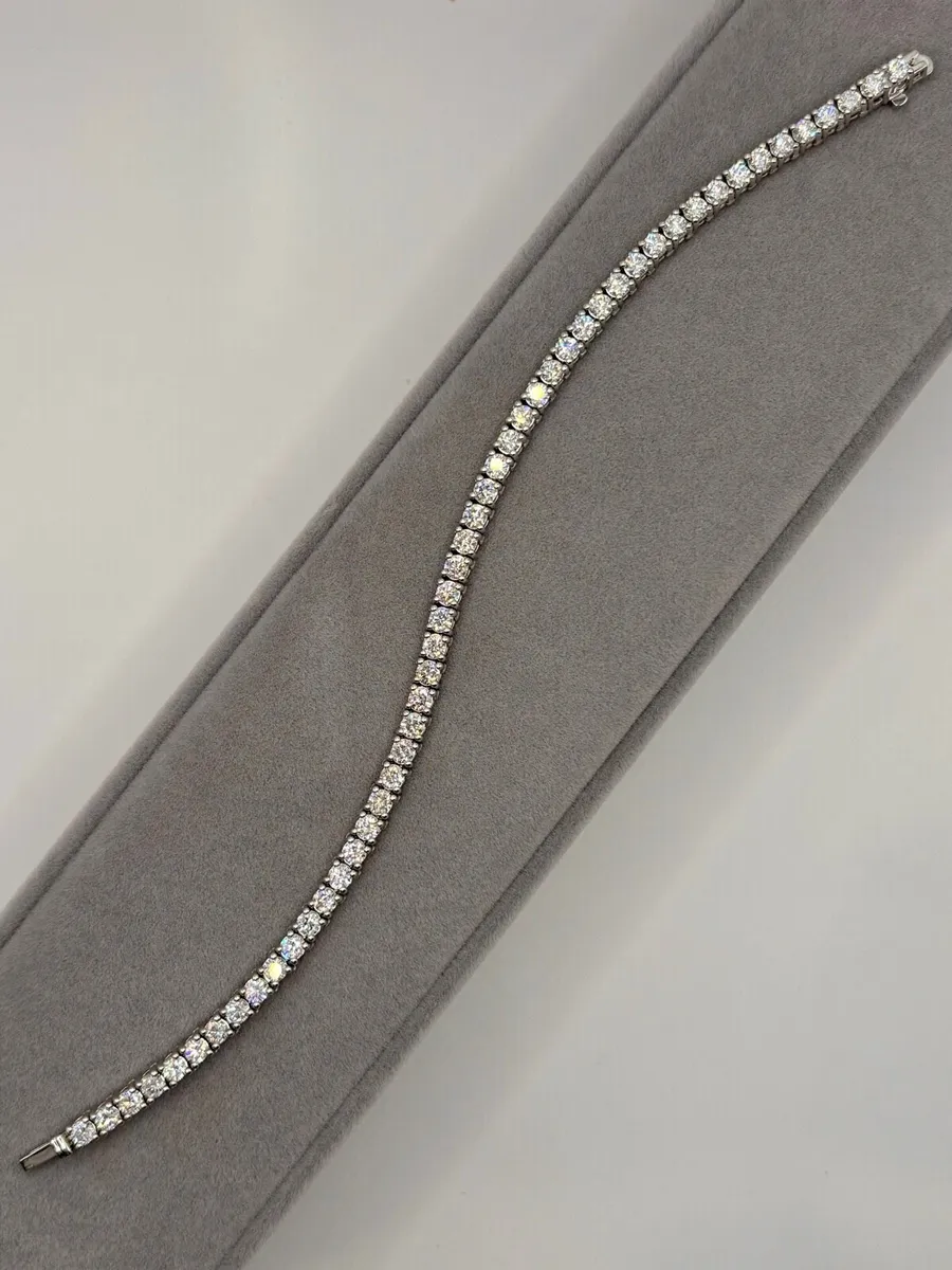 New Diamond Tennis Bracelet (Appraisal €4,700) - Image 1