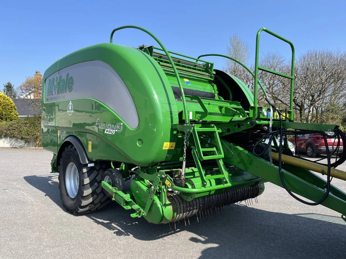 2020 McHale Fusion 3 Pro - Image 1