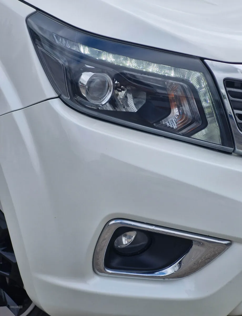 2021 Nissan Navara Pick Up Tekna 2.3 dCi 190 TT - Image 3