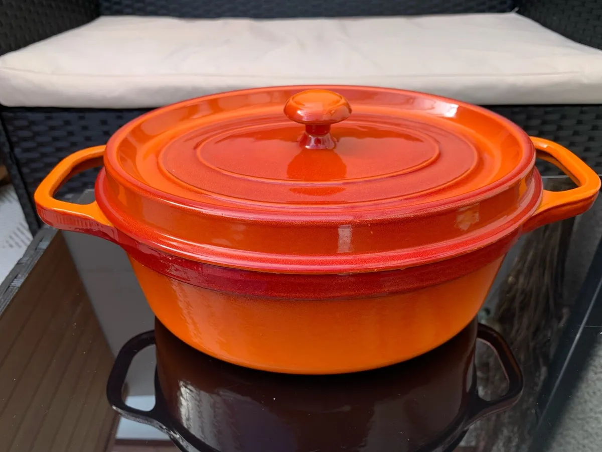 Cast iron dish - Image 3