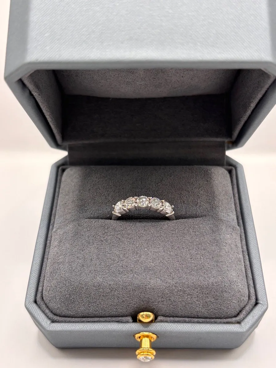5 Stone Diamond Band | Valued €1,700 - Image 3