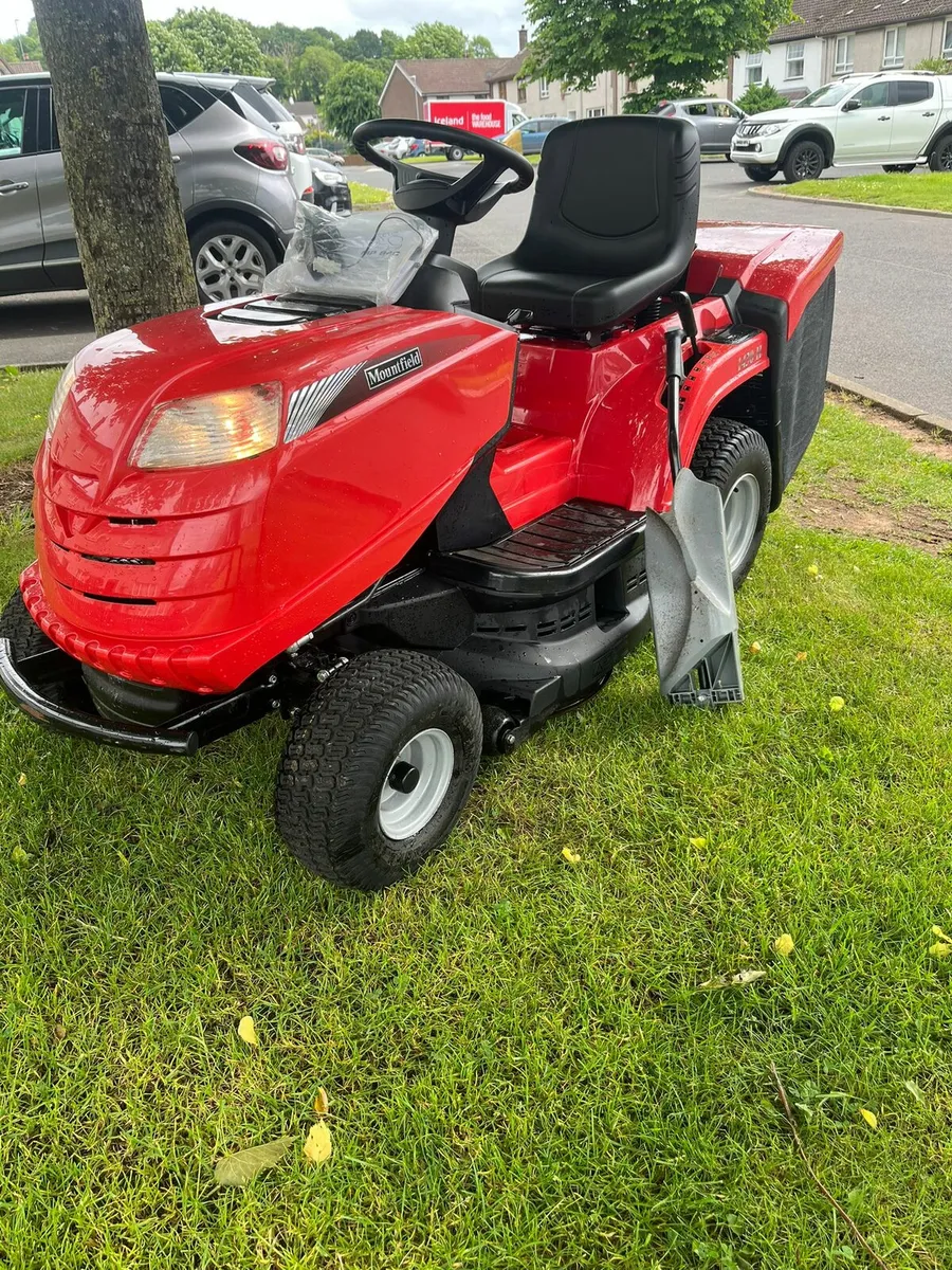 Mountfield petrol ride on lawnmower - Image 1