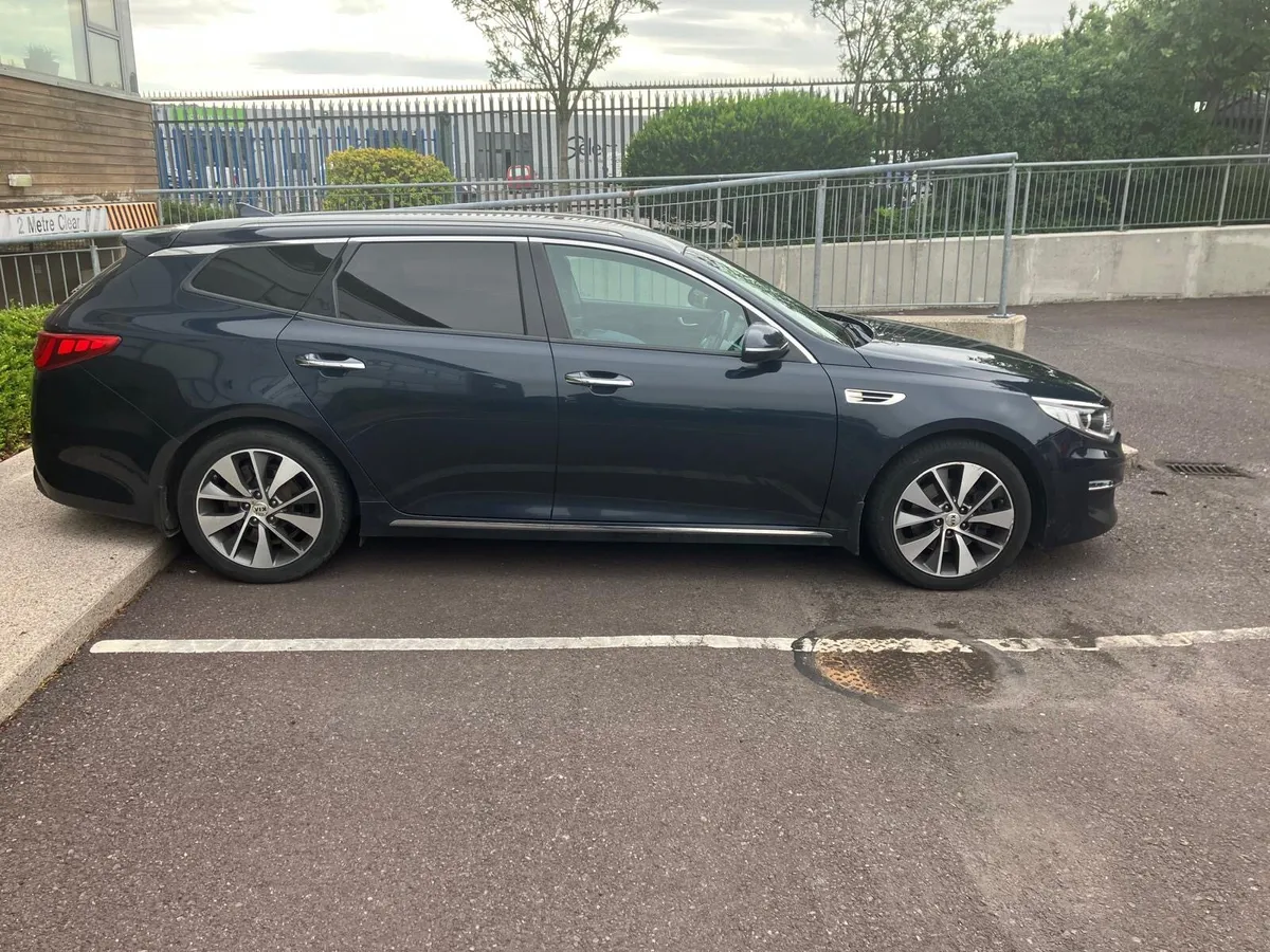 172 Kia Optima Estate -Top Spec-Low KM - Image 2