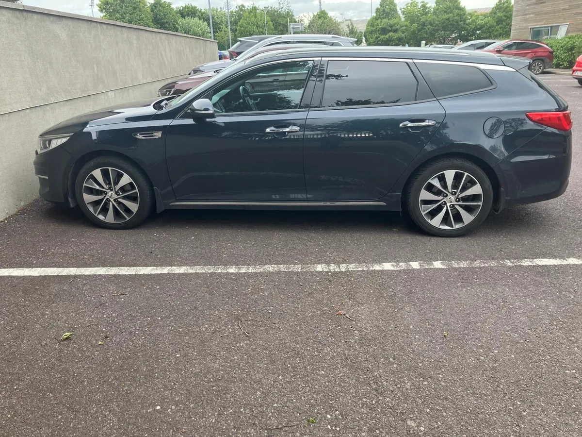 172 Kia Optima Estate -Top Spec-Low KM - Image 3