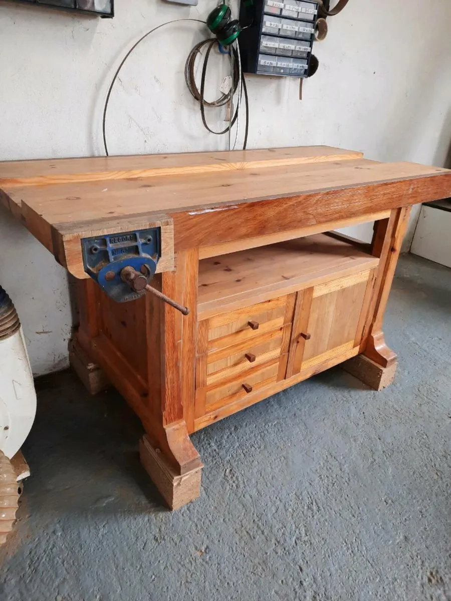 Woodwork bench - Image 1
