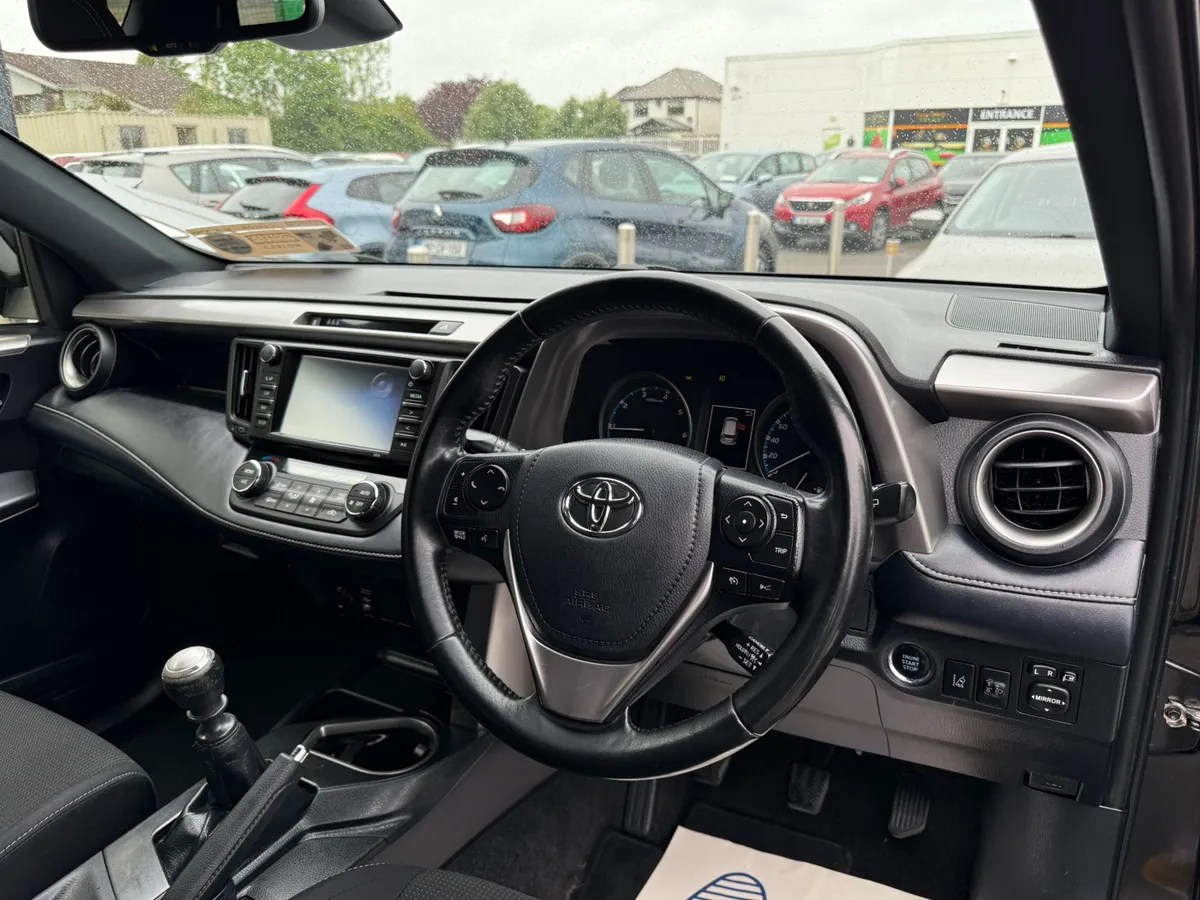 182 Toyota Rav-4 2.0 D4D Diesel SOL - Image 4