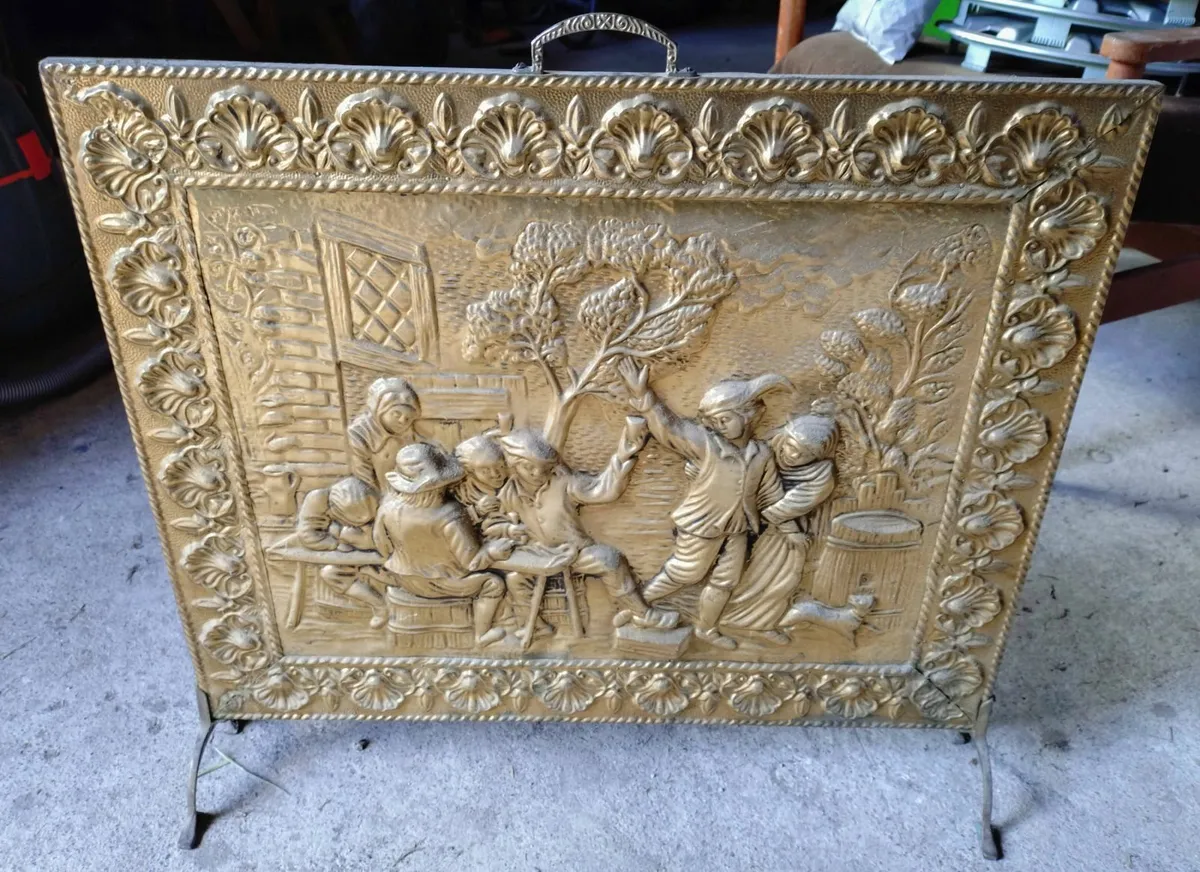 FIRE SCREEN & FIRESIDE BOX (USED). - Image 1