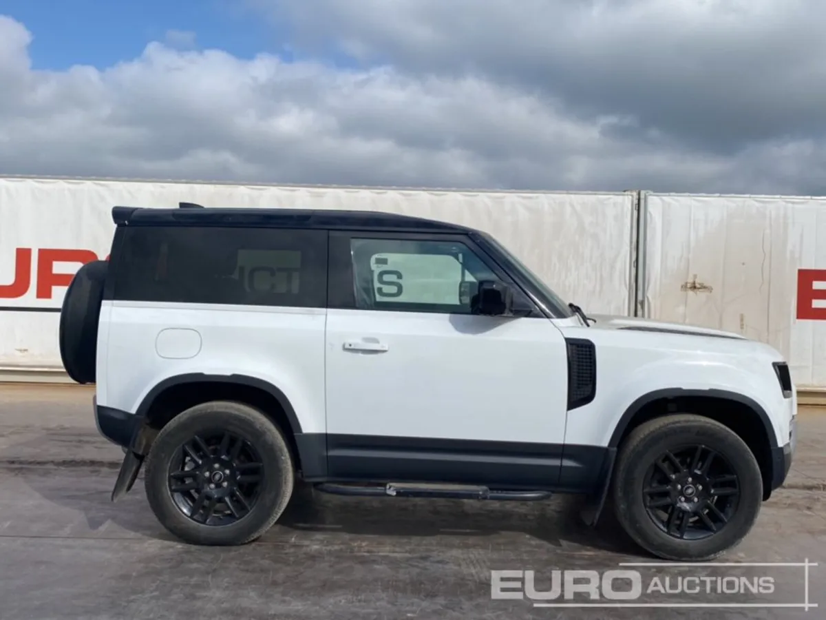 2021 Land Rover Defender - Image 2