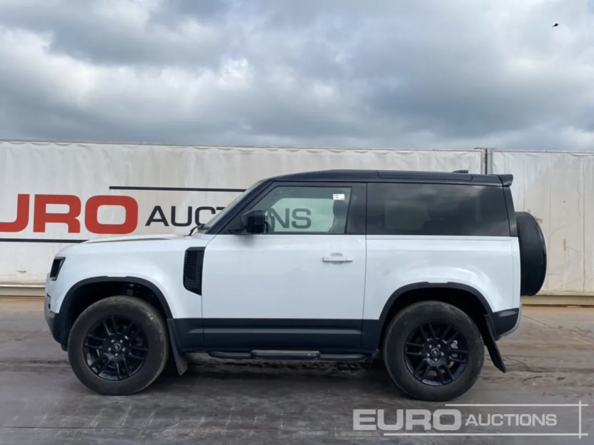 2021 Land Rover Defender - Image 4