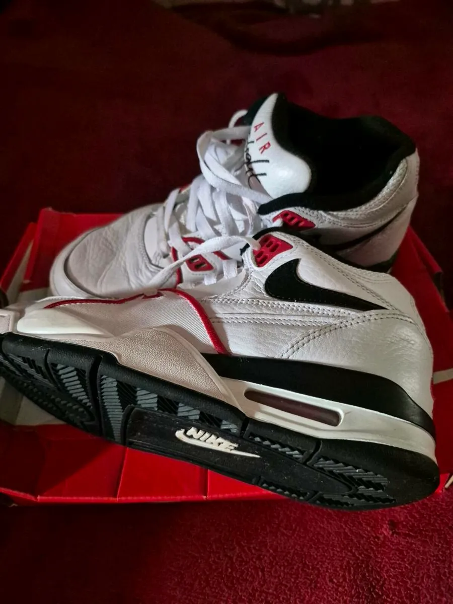 NIKE AIR TRAINERS - Image 4