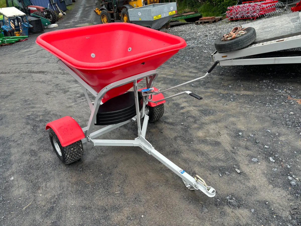 Walco Fertiliser Spreader As New!!! - Image 2