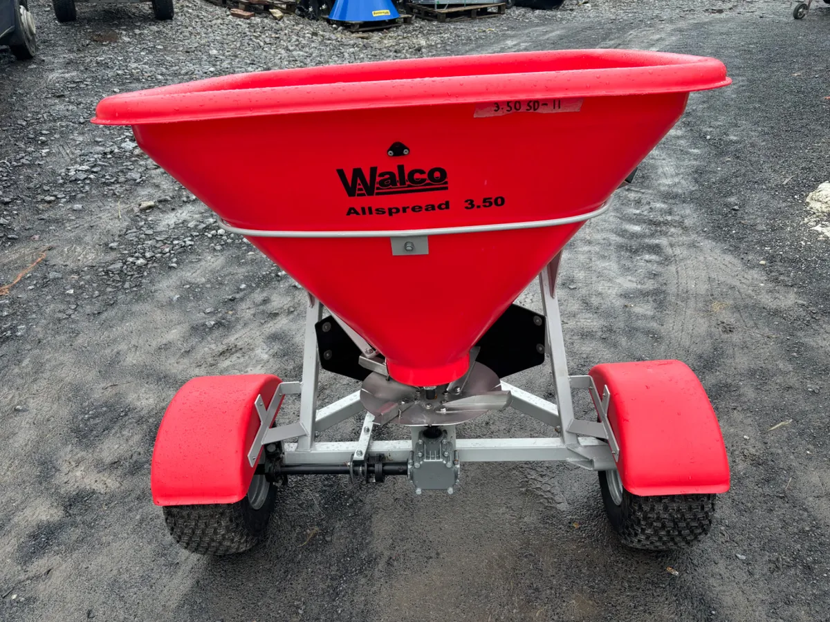 Walco Fertiliser Spreader As New!!! - Image 3