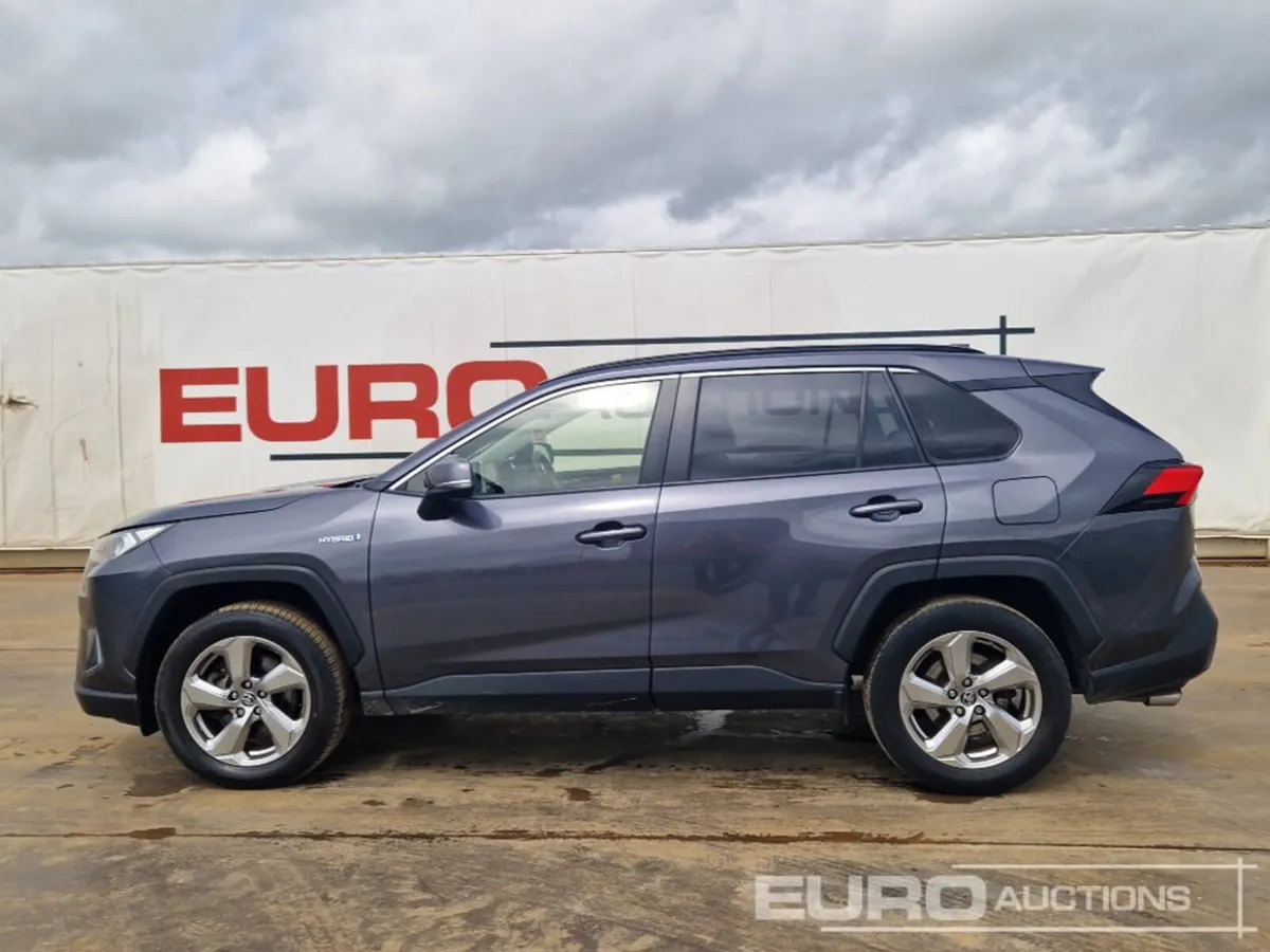 2021 Toyota RAV 4 - Image 4