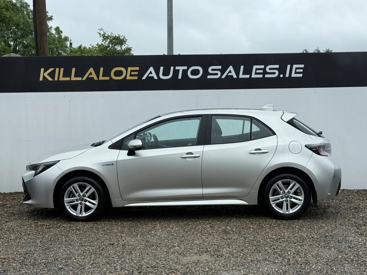 Toyota Corolla LUNA 1.8 Petrol/Hybrid Auto - Image 4