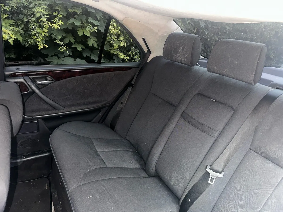 Mercedes limousine 2000 - Image 4
