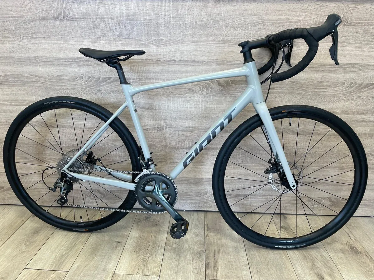 Giant contend ar 2 (like new) - Image 1