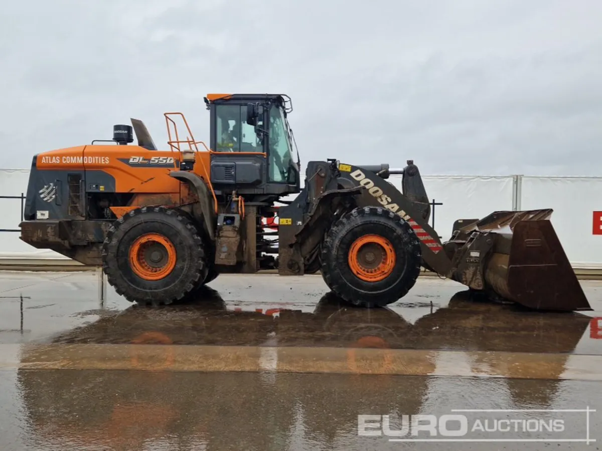 2021 Doosan DL550-7 - Image 2