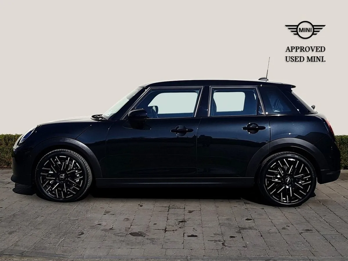MINI Cooper Exclusive Level 1 - Image 3
