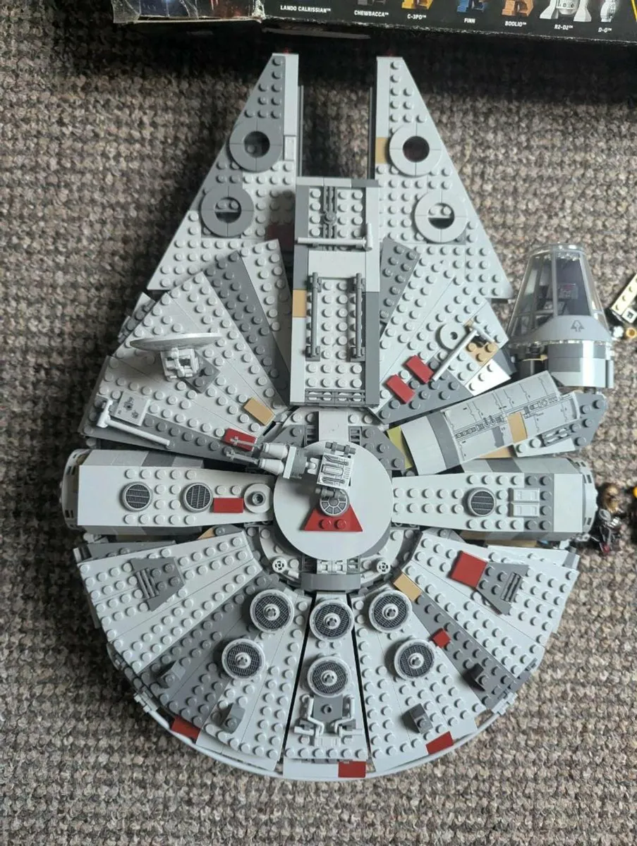 Lego Star Wars Millennium Falcon - Image 3