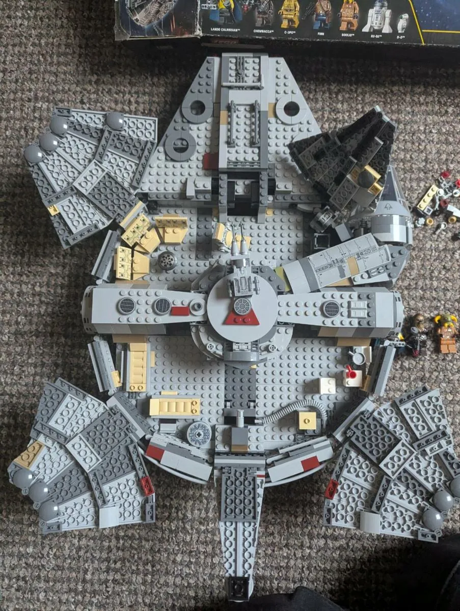 Lego Star Wars Millennium Falcon - Image 4