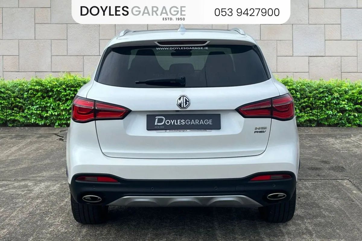 MG HS Exclusive Plug-in Hybrid 2WD - Image 2