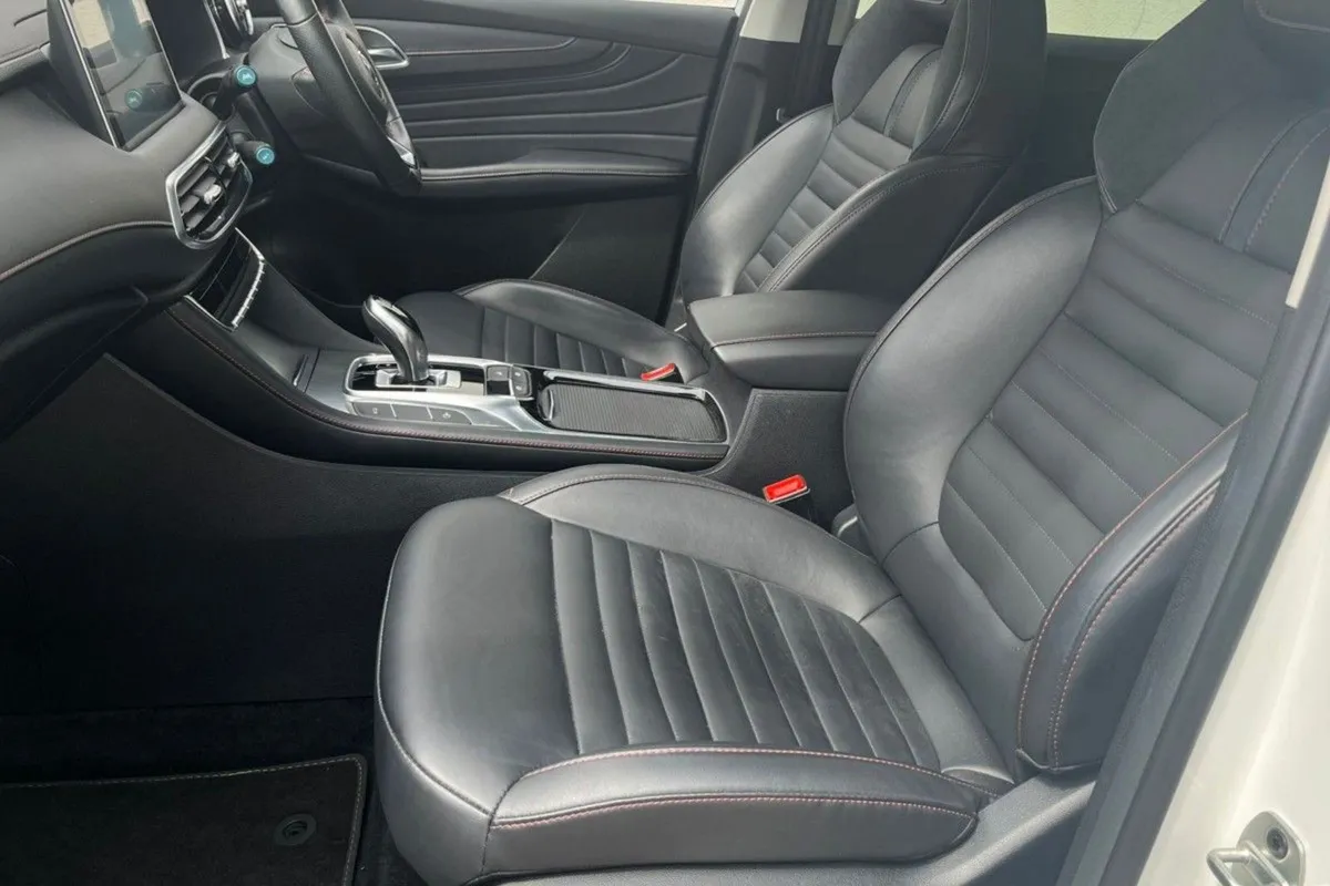 MG HS Exclusive Plug-in Hybrid 2WD - Image 4