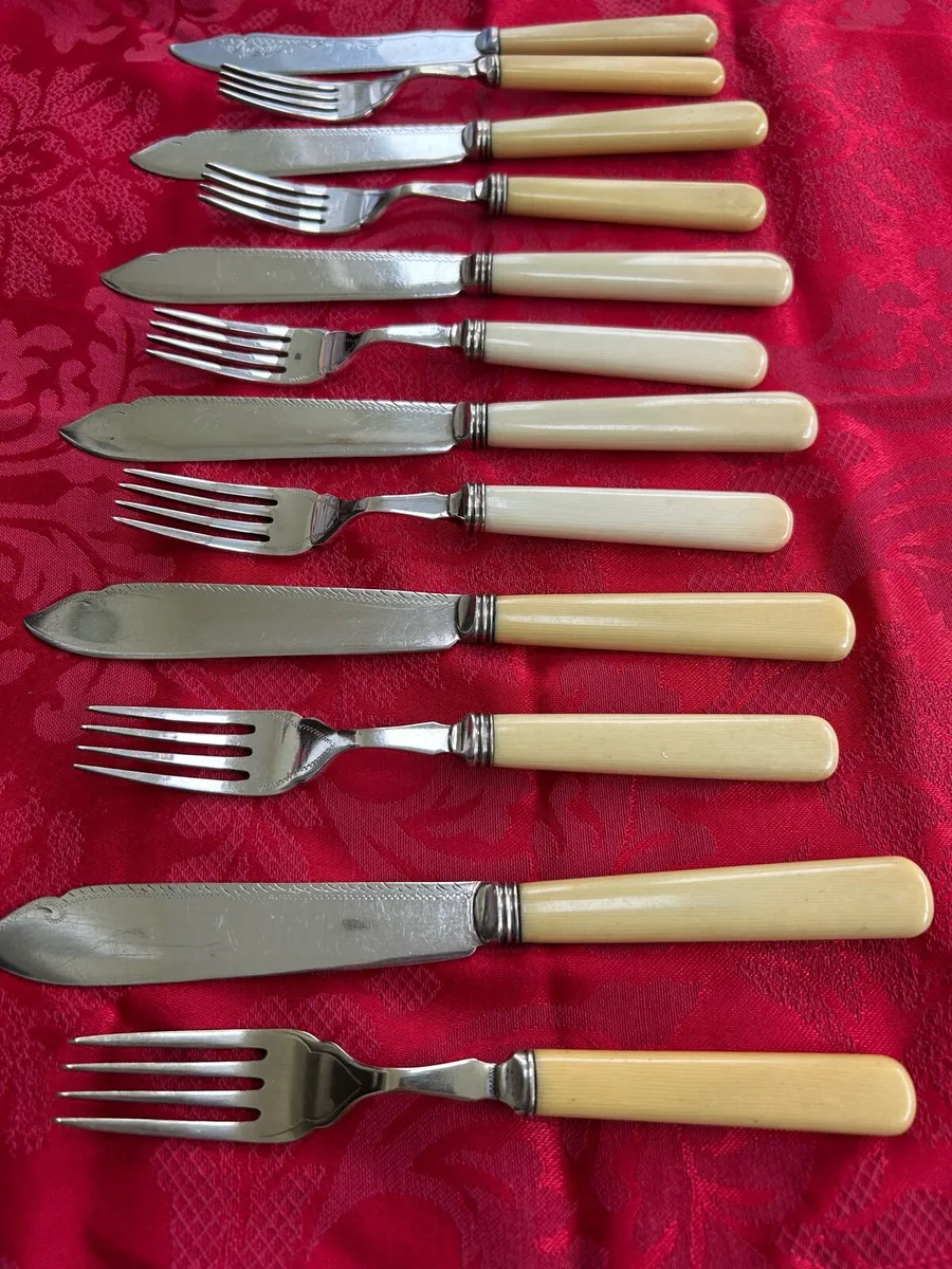 Vintage electro plated silver fish cutlery - Image 1