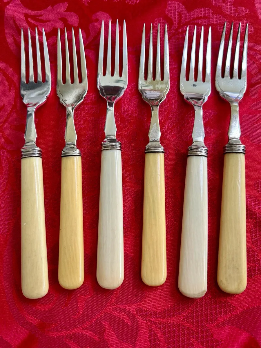 Vintage electro plated silver fish cutlery - Image 3