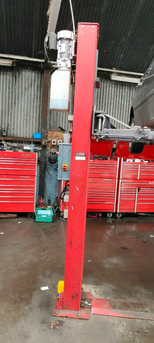 Used PITZONE T40E 2-post lift for sale - Image 2