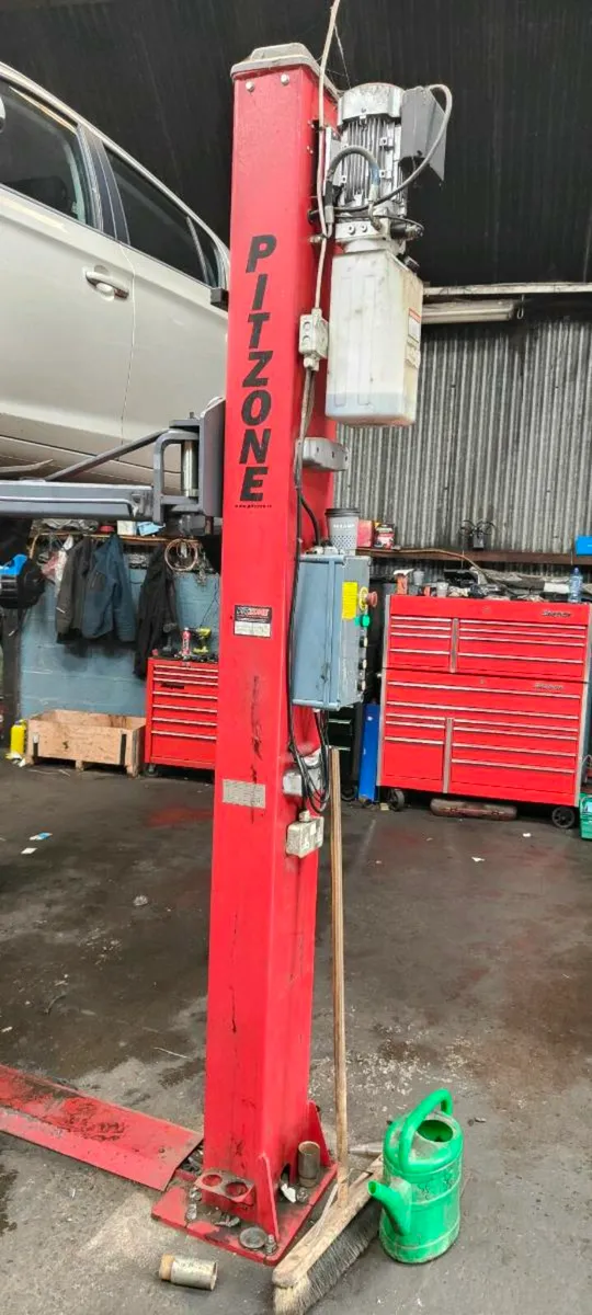 Used PITZONE T40E 2-post lift for sale - Image 3