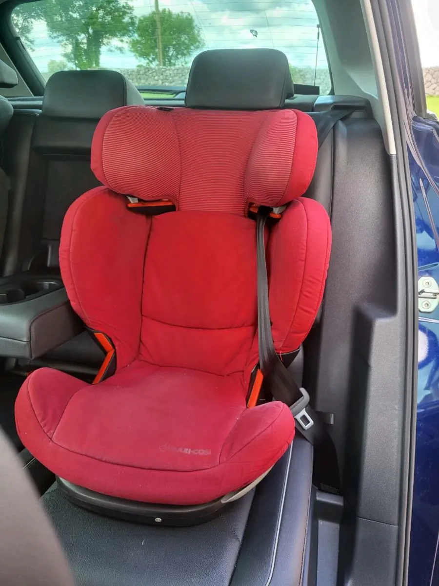 Stage 3 maxi cosi car seat - Image 1