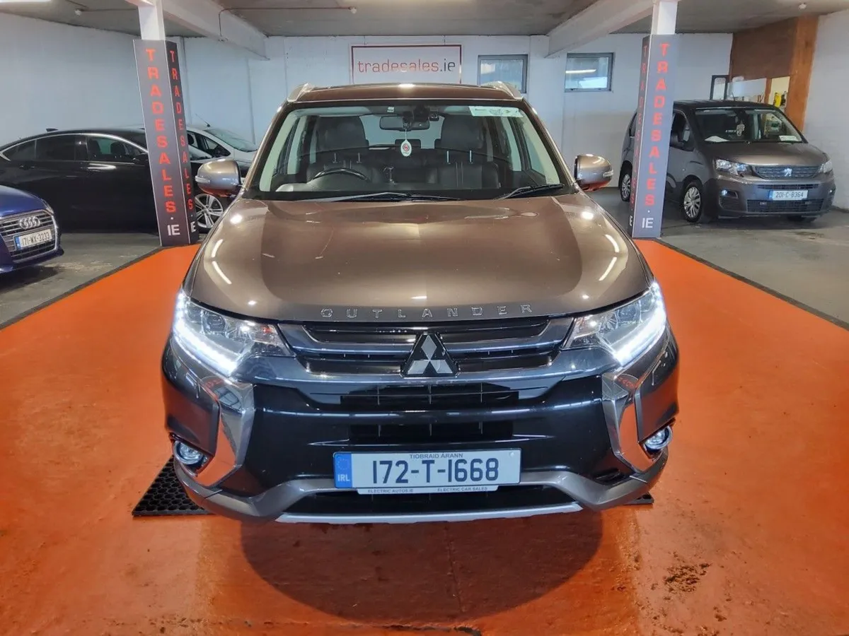 Mitsubishi Outlander Phev 2.0l Mivec 4WD 5-seater - Image 1