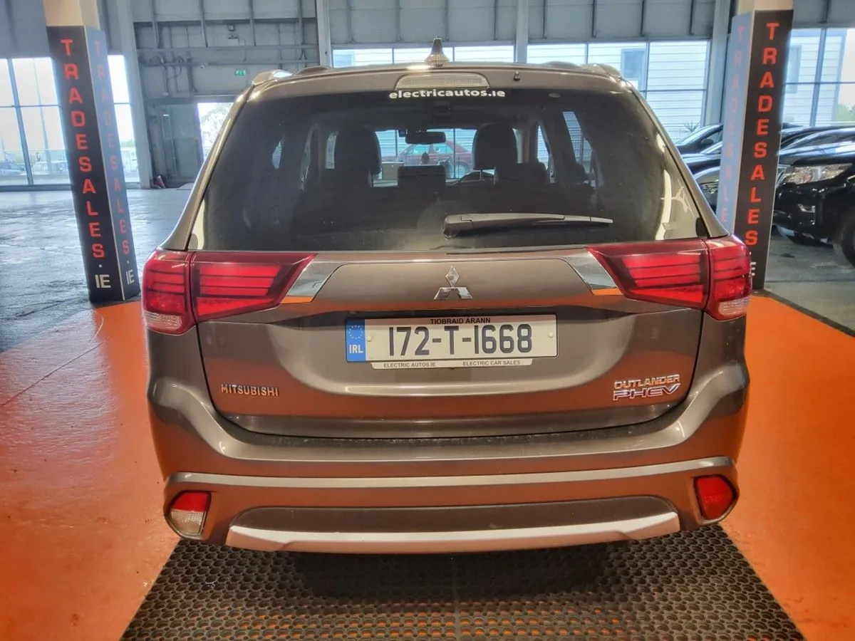 Mitsubishi Outlander Phev 2.0l Mivec 4WD 5-seater - Image 4