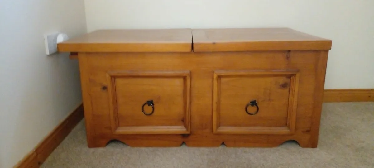 Cabinet - Image 2