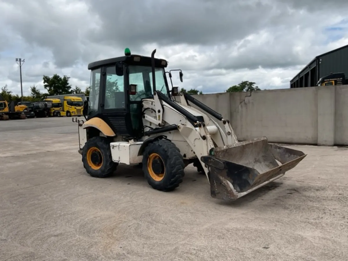 2010 JCB 2CX Airmaster Backhoe Loader - Image 1