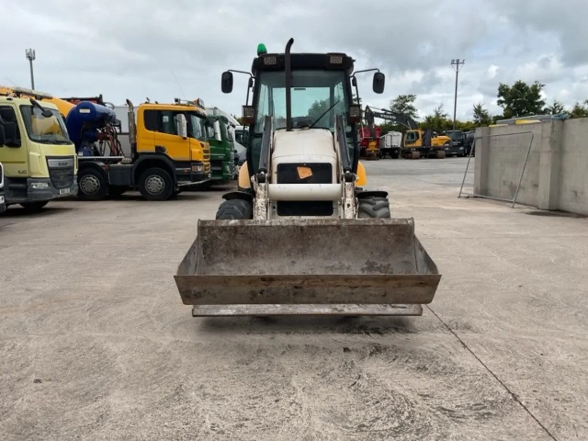 2010 JCB 2CX Airmaster Backhoe Loader - Image 2