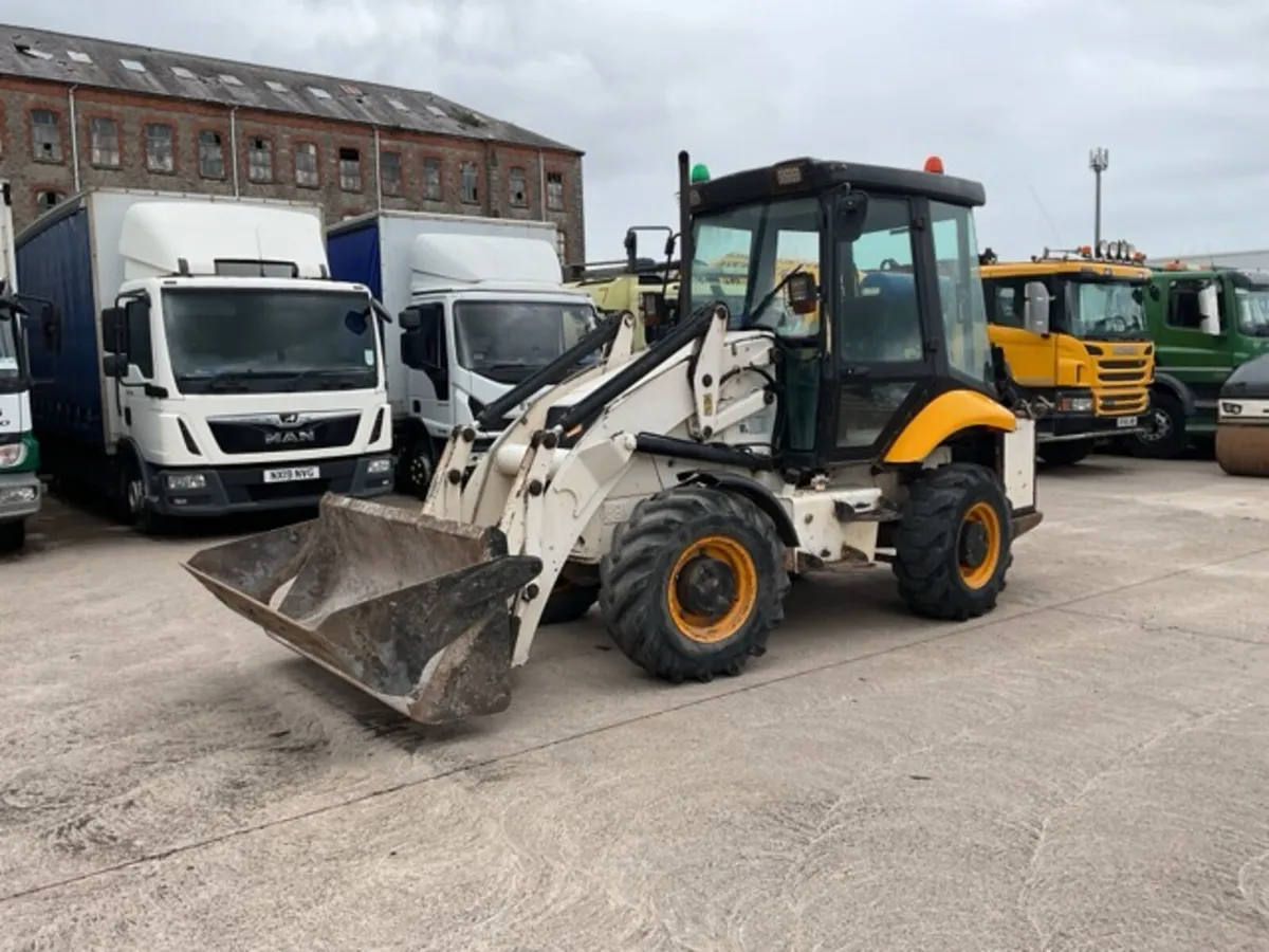 2010 JCB 2CX Airmaster Backhoe Loader - Image 3