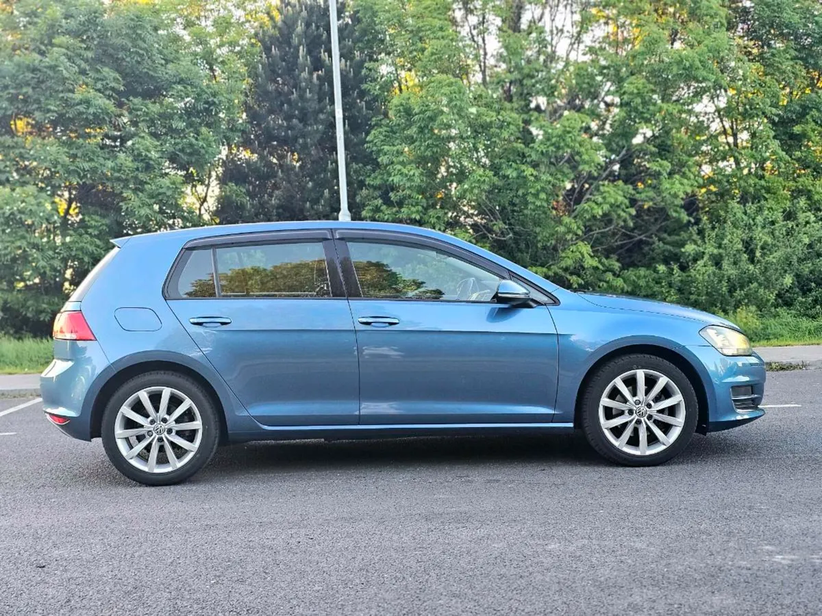 2013 AUTOMATIC VW GOLF HIGHLINE LOW KM - Image 2