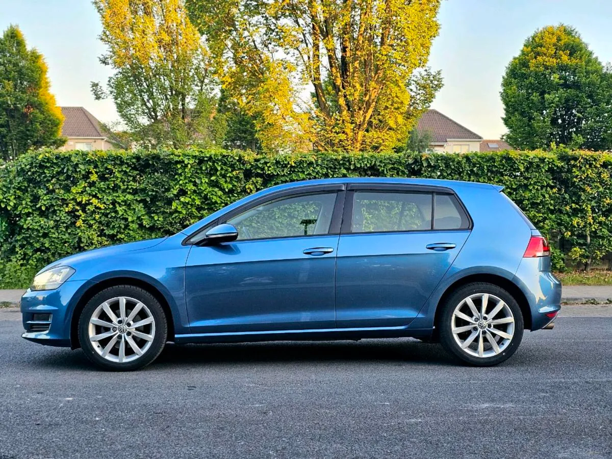 2013 AUTOMATIC VW GOLF HIGHLINE LOW KM - Image 4