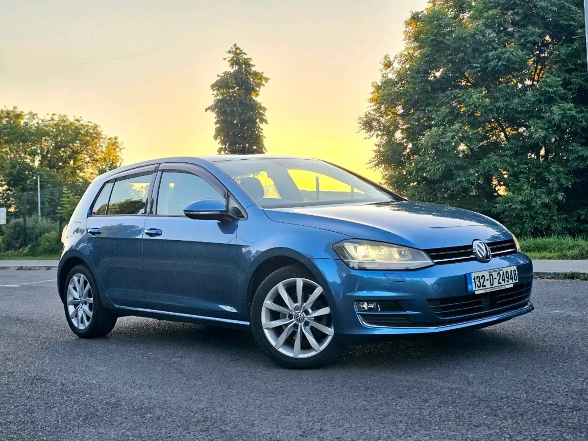 2013 AUTOMATIC VW GOLF HIGHLINE LOW KM - Image 1