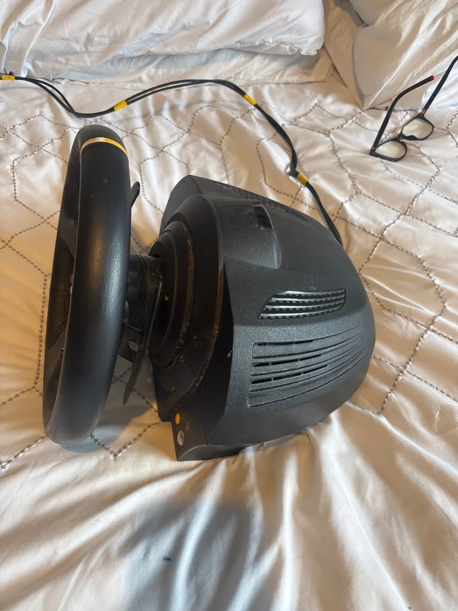 Thrustmaster tx wheel for Xbox - Image 4