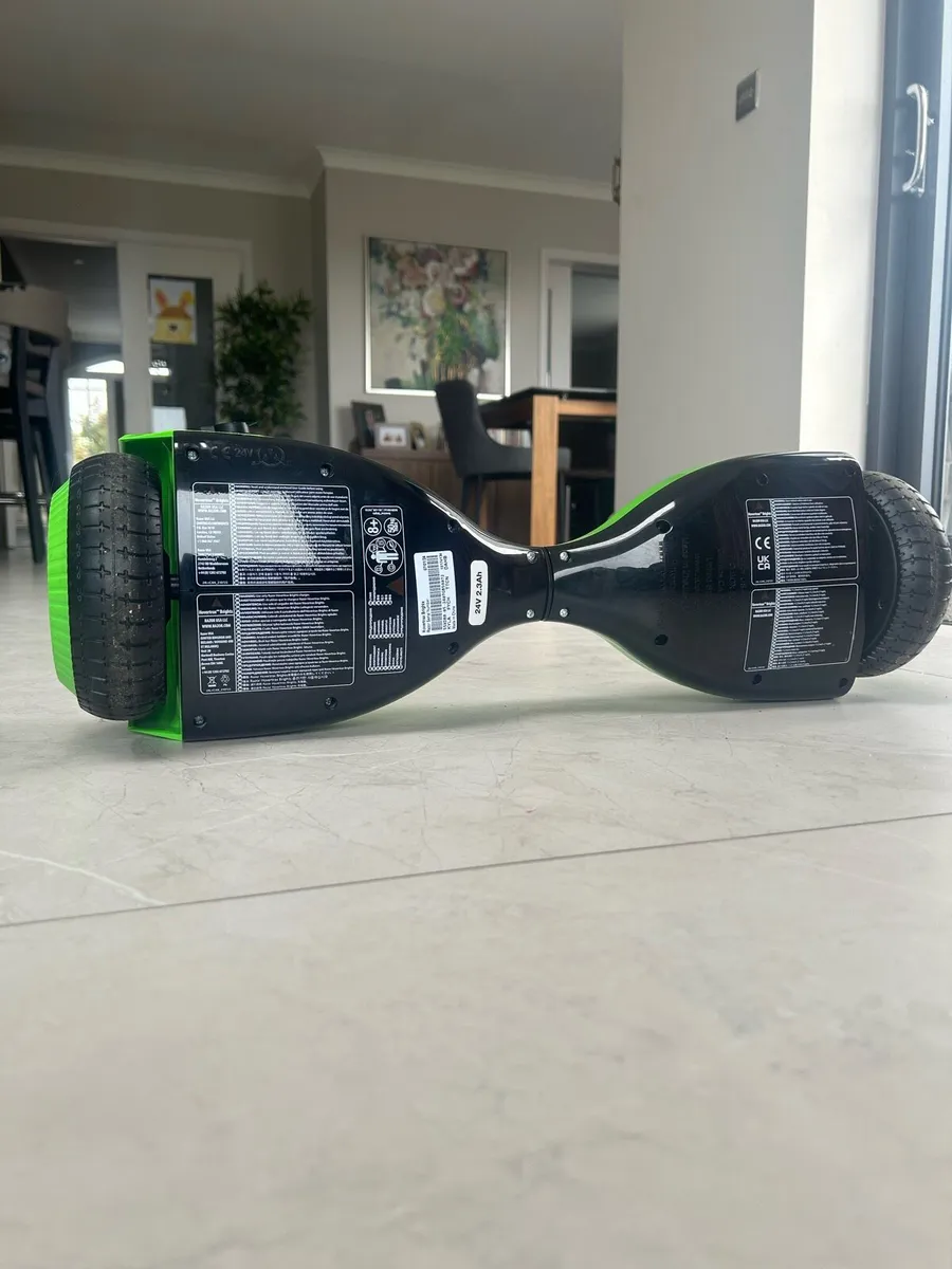 Razor hovertrax  self balancing hoverboard green - Image 3