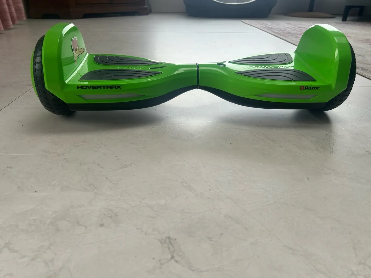 Razor hovertrax  self balancing hoverboard green - Image 4