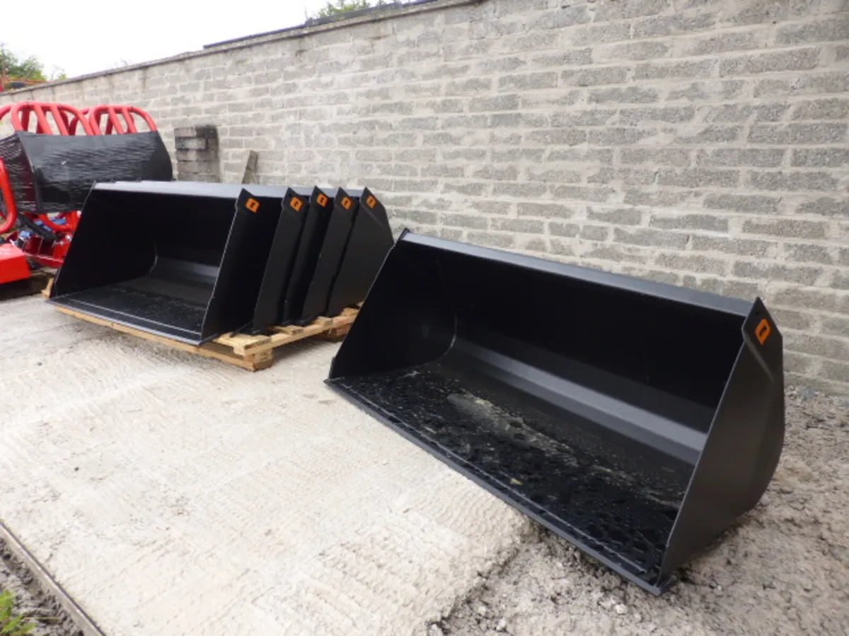 NEW 5FT 6FT 7FT Loader Buckets - Image 2