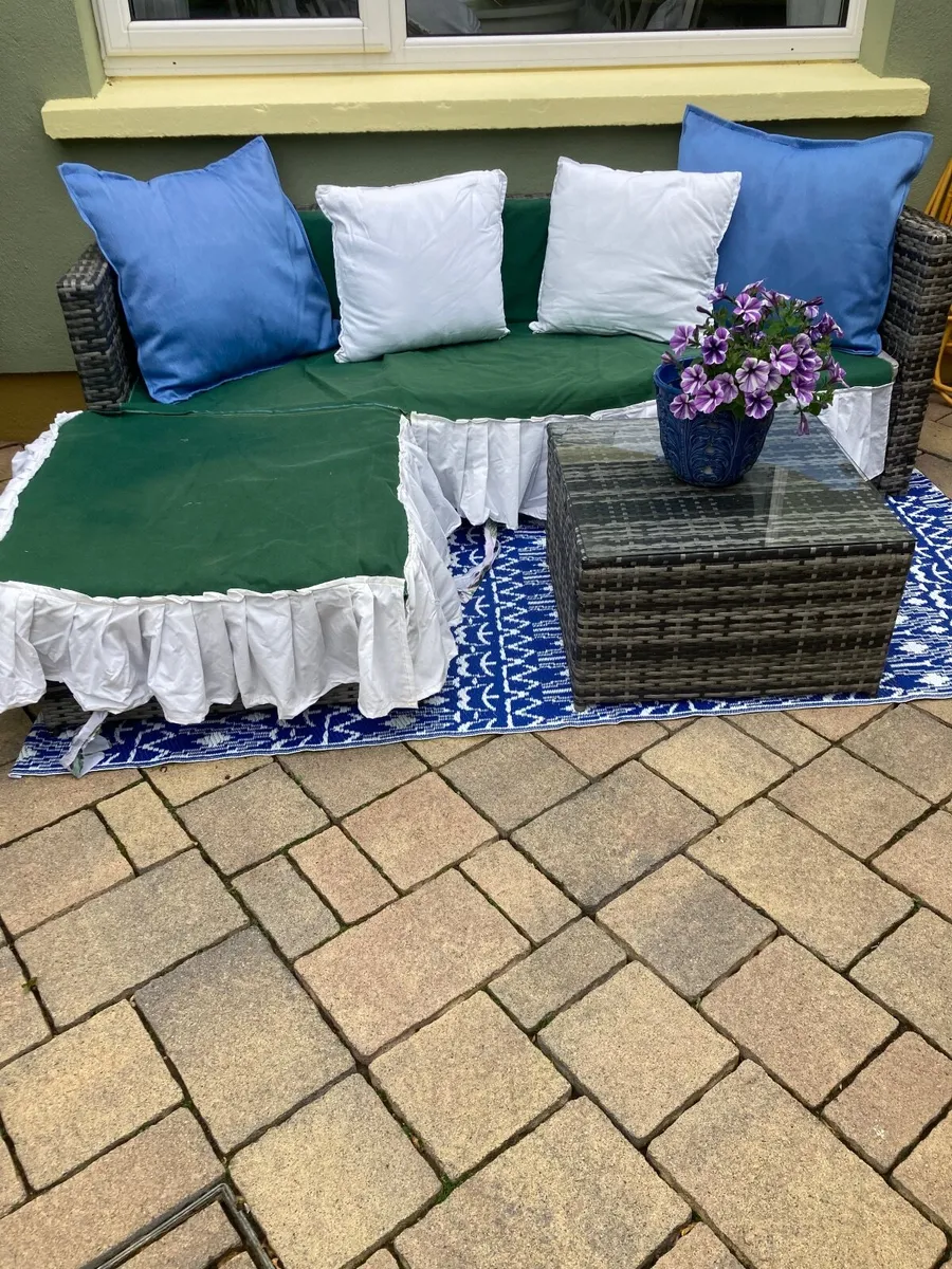 Garden. Furniture - Image 2